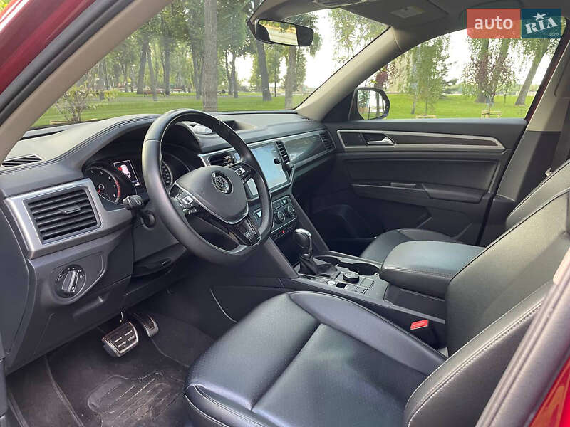 Позашляховик / Кросовер Volkswagen Atlas 2018 в Києві