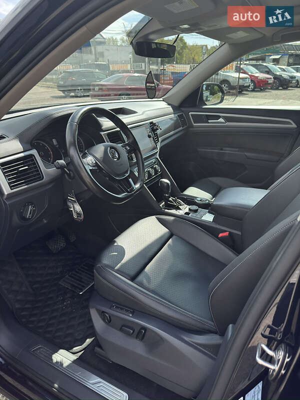 Позашляховик / Кросовер Volkswagen Atlas 2017 в Миколаєві