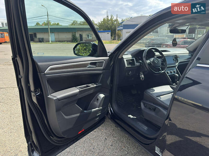 Позашляховик / Кросовер Volkswagen Atlas 2017 в Миколаєві