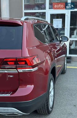 Позашляховик / Кросовер Volkswagen Atlas 2018 в 