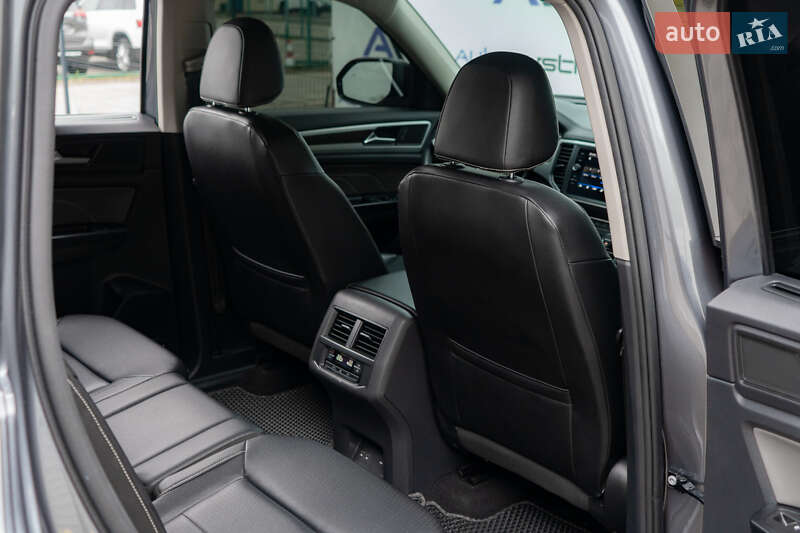 Позашляховик / Кросовер Volkswagen Atlas 2021 в Києві