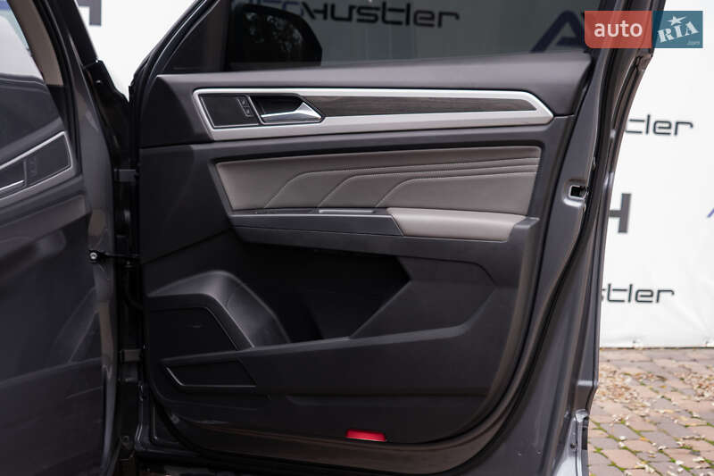 Позашляховик / Кросовер Volkswagen Atlas 2021 в Києві