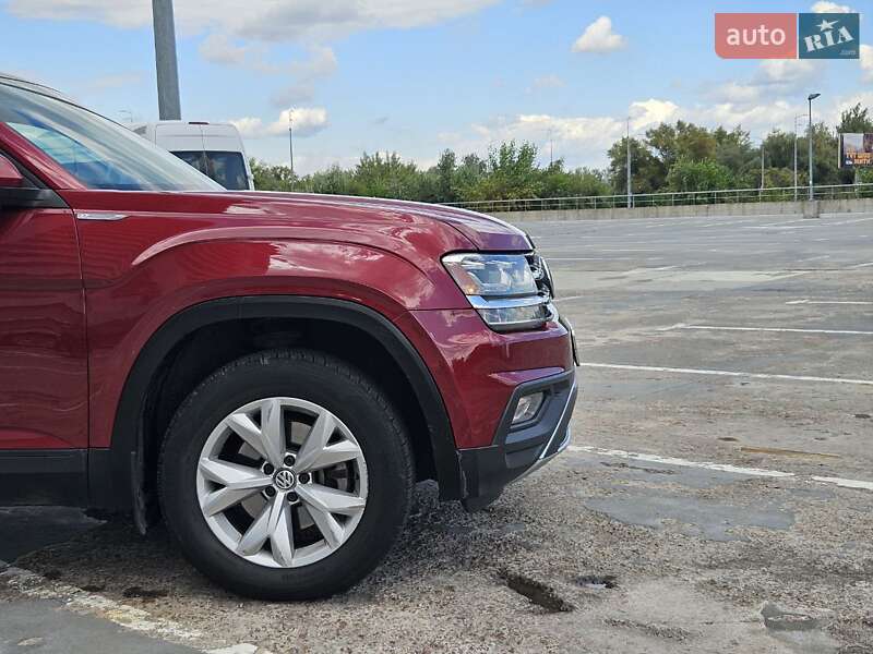 Позашляховик / Кросовер Volkswagen Atlas 2017 в Києві