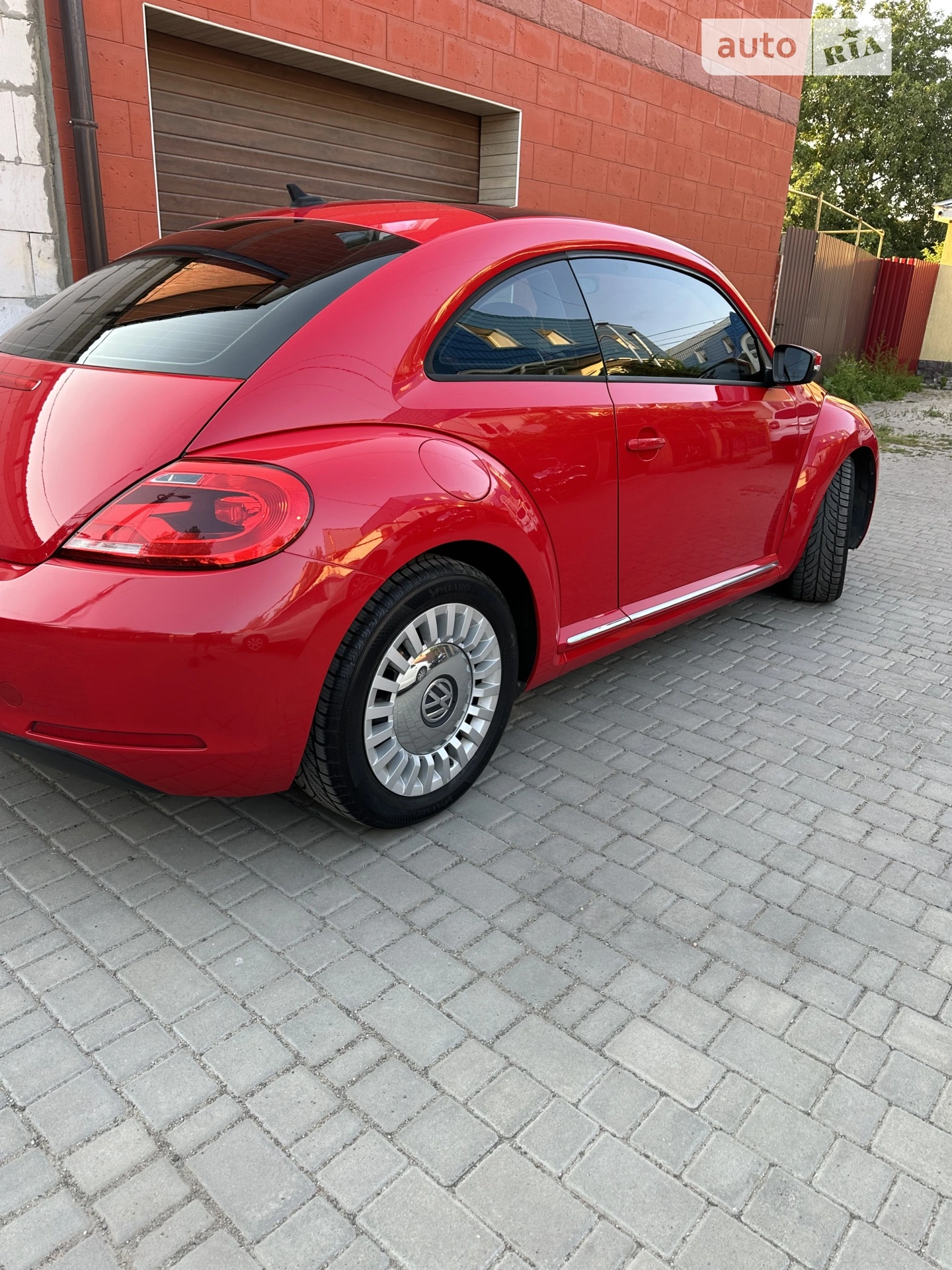 2014 Volkswagen Beetle - мініатюра 2