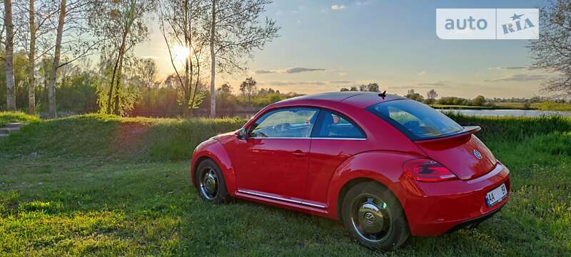 Хэтчбек Volkswagen Beetle 2016 в Киеве