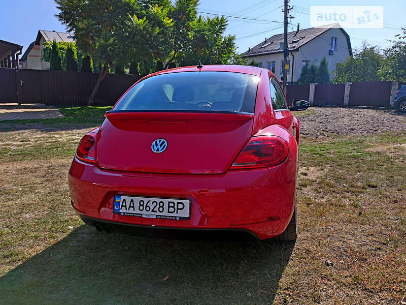 Хэтчбек Volkswagen Beetle 2016 в Киеве