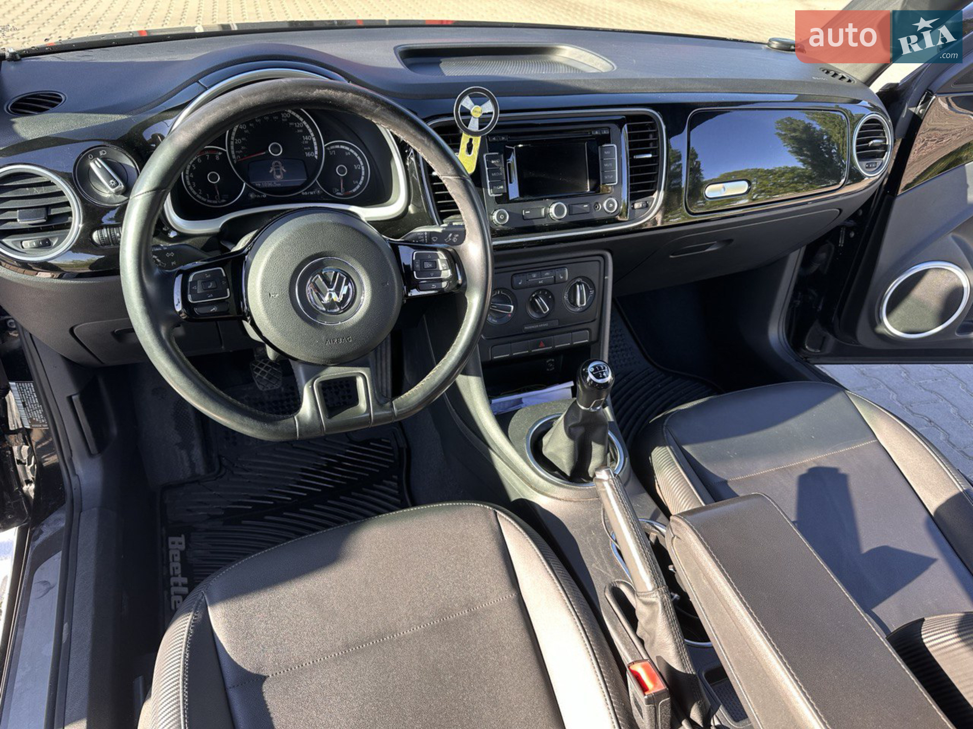 2015 Volkswagen Beetle - мініатюра 23
