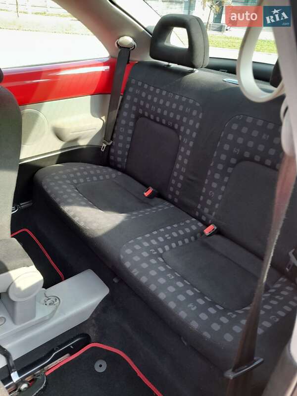 Хетчбек Volkswagen Beetle 1999 в Луцьку фото 6 Хетчбек Volkswagen Beetle 1999 в Луцьку