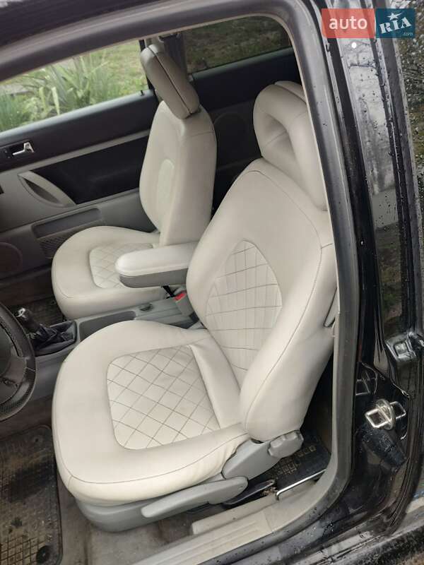 Хетчбек Volkswagen Beetle 1998 в Ужгороді
