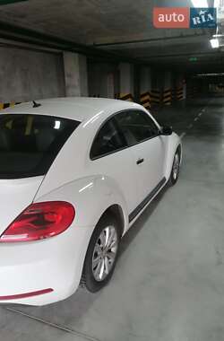 Хэтчбек Volkswagen Beetle 2015 в 