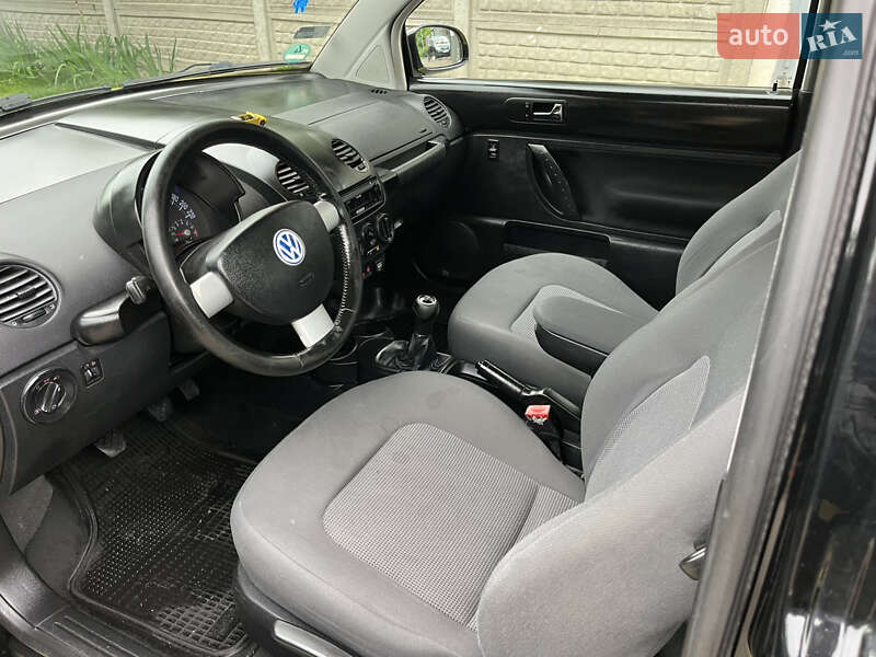 Хэтчбек Volkswagen Beetle 2002 в Киеве