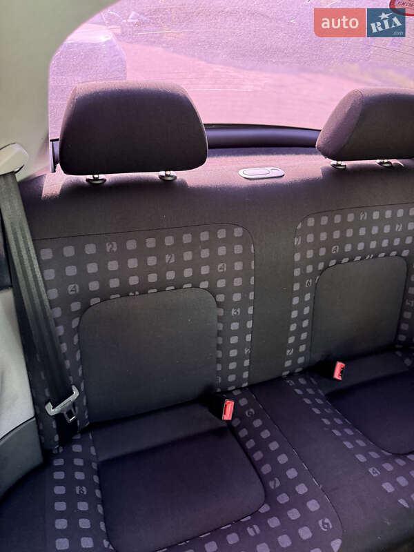 Хетчбек Volkswagen Beetle 2002 в Полтаві