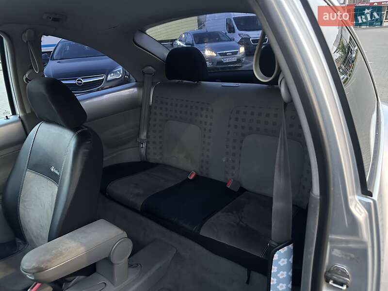 Хетчбек Volkswagen Beetle 1999 в Ужгороді