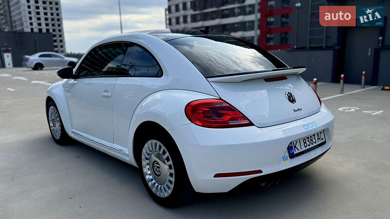 Хэтчбек Volkswagen Beetle 2015 в Киеве