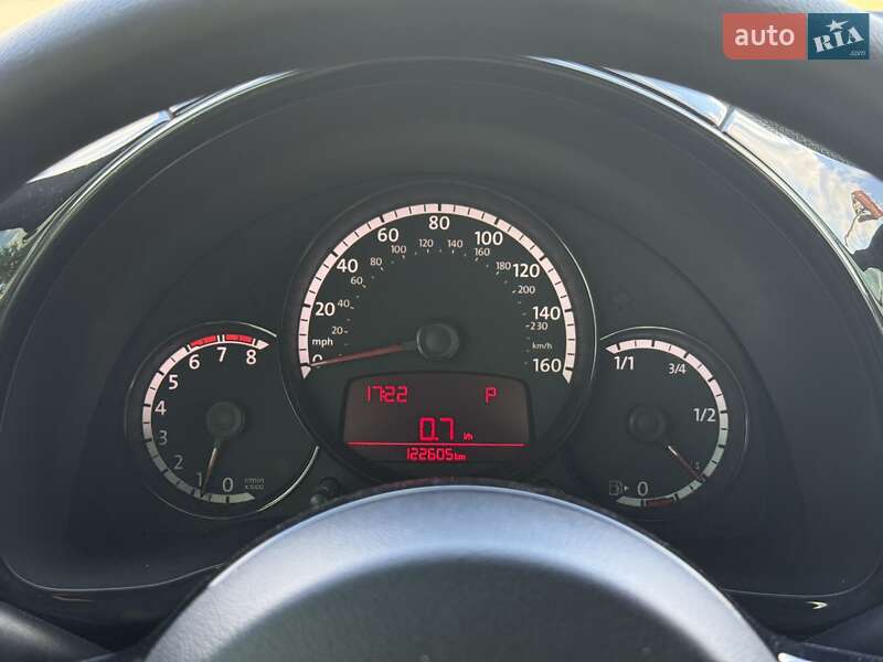 Хэтчбек Volkswagen Beetle 2015 в Кривом Роге