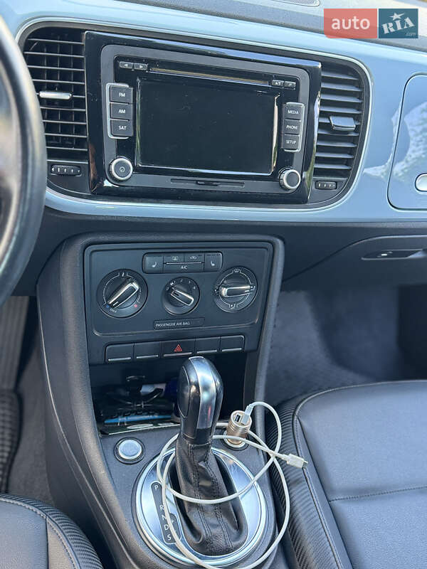 Кабриолет Volkswagen Beetle 2013 в Киеве фото 11 Кабриолет Volkswagen Beetle 2013 в Киеве