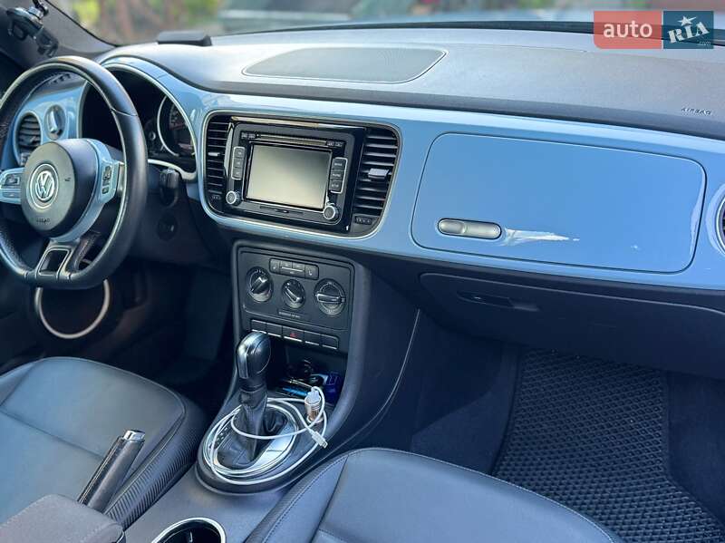 Кабриолет Volkswagen Beetle 2013 в Киеве фото 16 Кабриолет Volkswagen Beetle 2013 в Киеве