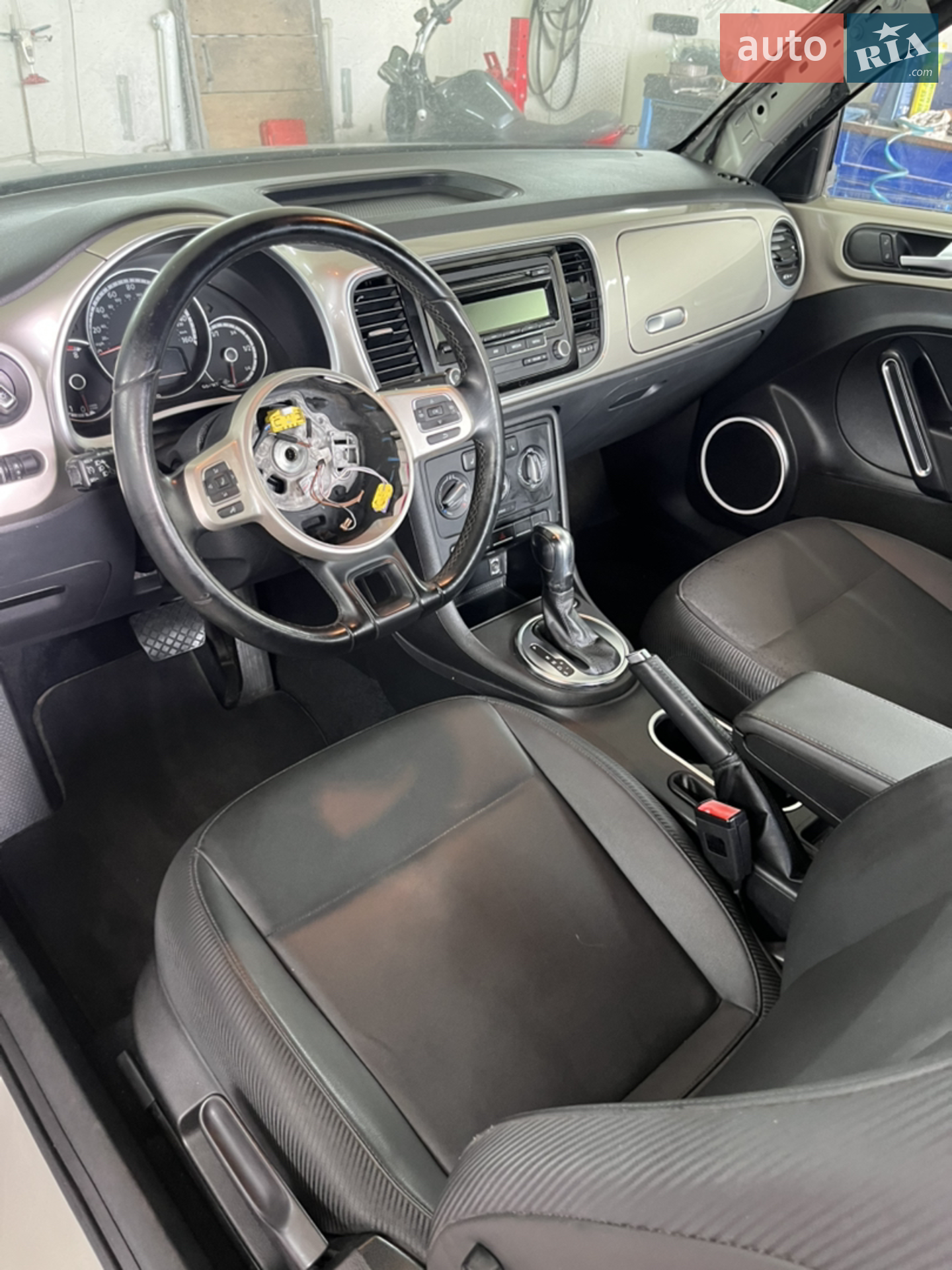 2013 Volkswagen Beetle - мініатюра 4