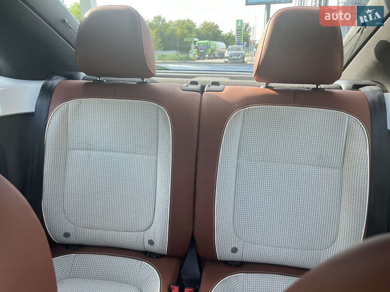 Хэтчбек Volkswagen Beetle 2014 в Киеве фото 7 Хэтчбек Volkswagen Beetle 2014 в Киеве