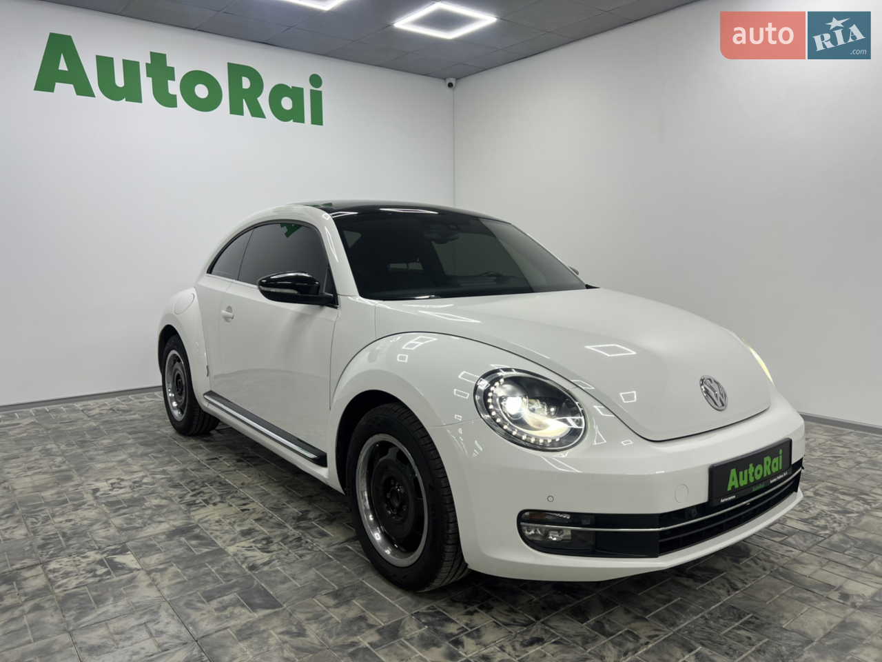 2014 Volkswagen Beetle - мініатюра 24