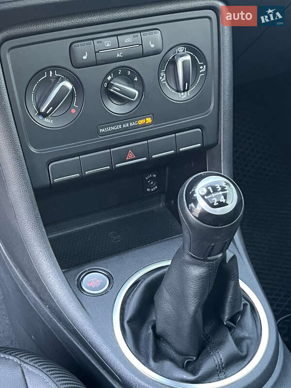 Хэтчбек Volkswagen Beetle 2012 в Киеве