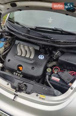 Хэтчбек Volkswagen Beetle 1999 в  фото 7 Хэтчбек Volkswagen Beetle 1999 в