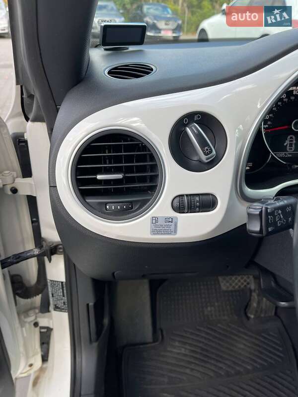 Хетчбек Volkswagen Beetle 2013 в Львові фото 12 Хетчбек Volkswagen Beetle 2013 в Львові