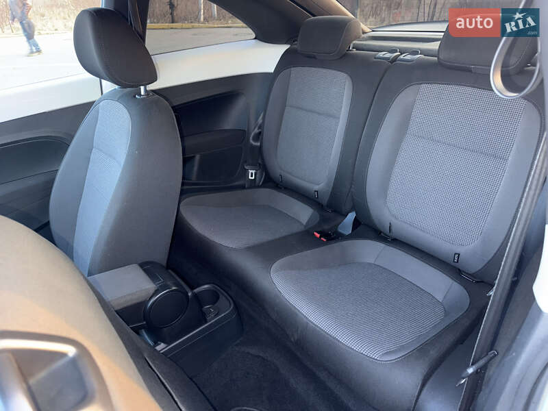 Хетчбек Volkswagen Beetle 2013 в Чернівцях