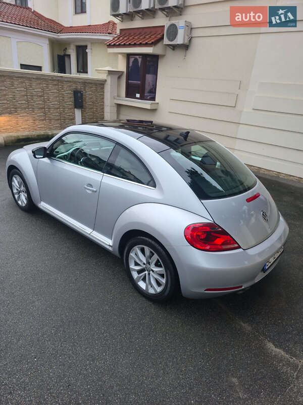 Хэтчбек Volkswagen Beetle 2014 в Киеве фото 22 Хэтчбек Volkswagen Beetle 2014 в Киеве