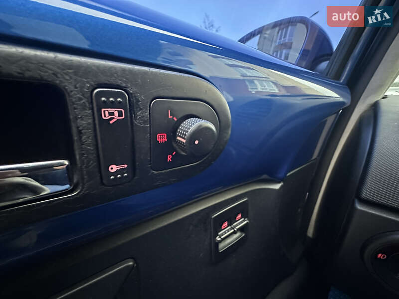 Хэтчбек Volkswagen Beetle 2003 в Киеве