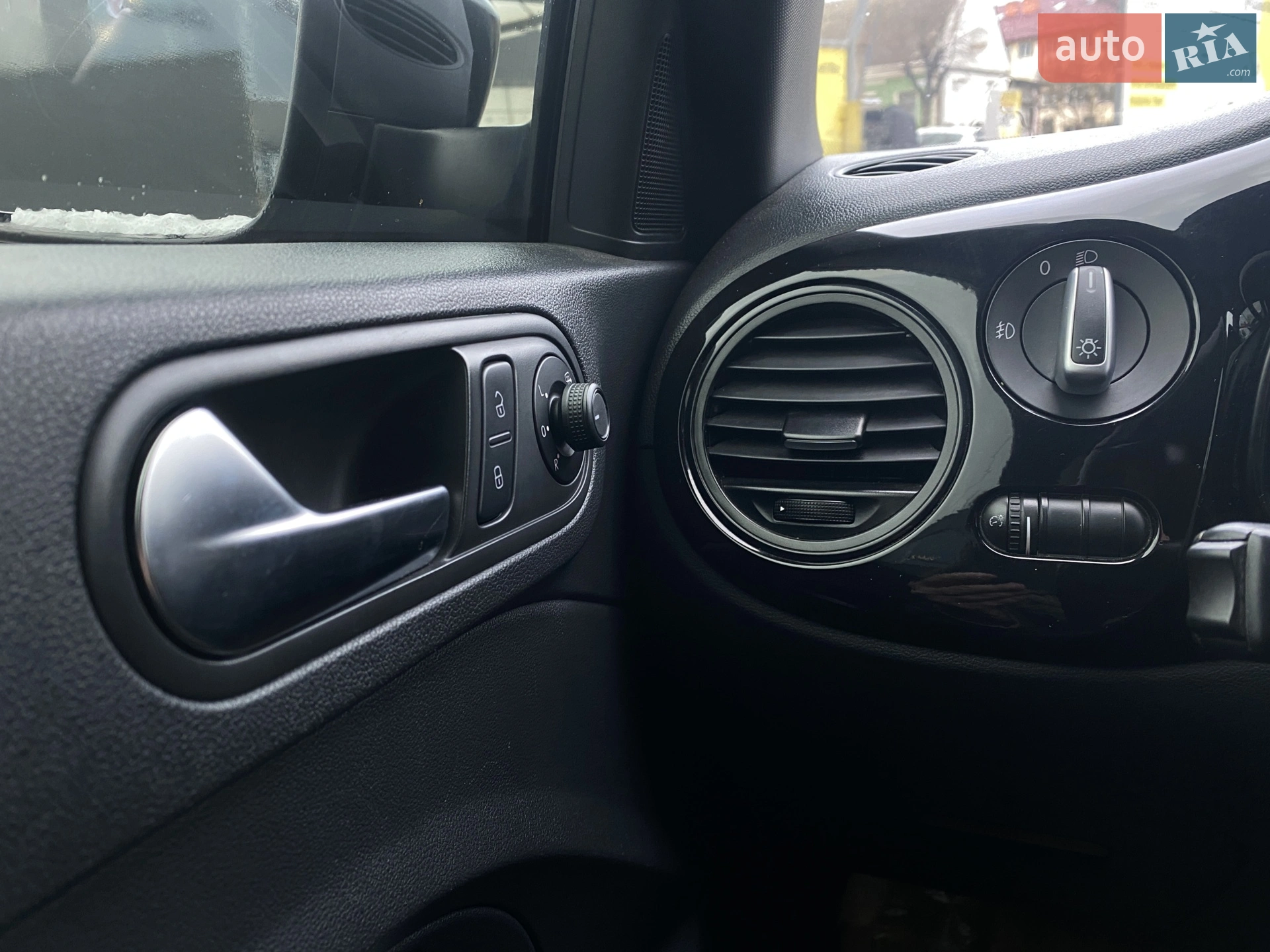2018 Volkswagen Beetle - мініатюра 22