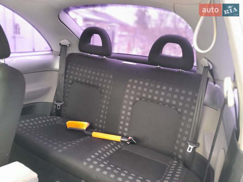 Хэтчбек Volkswagen Beetle 2000 в Виннице