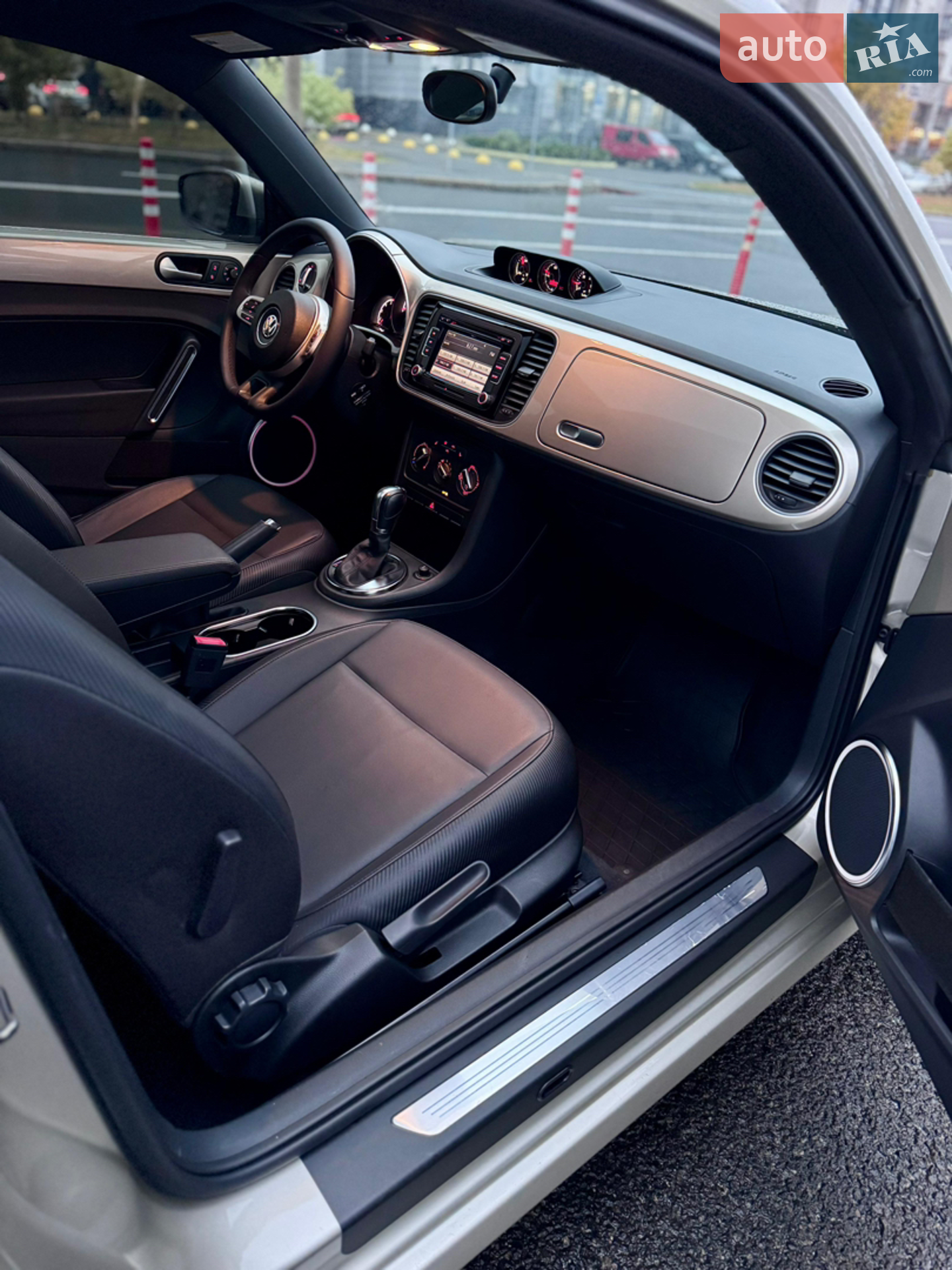 2012 Volkswagen Beetle - мініатюра 2