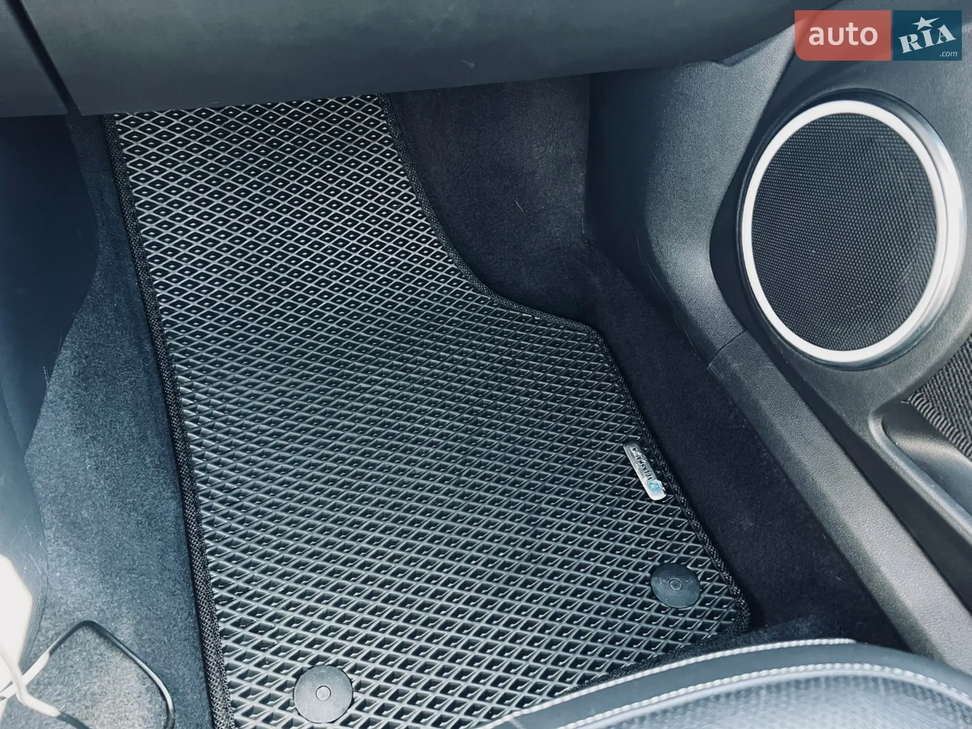 2014 Volkswagen Beetle - мініатюра 28