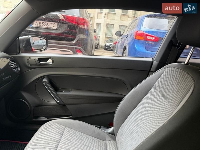 Хэтчбек Volkswagen Beetle 2014 в Киеве