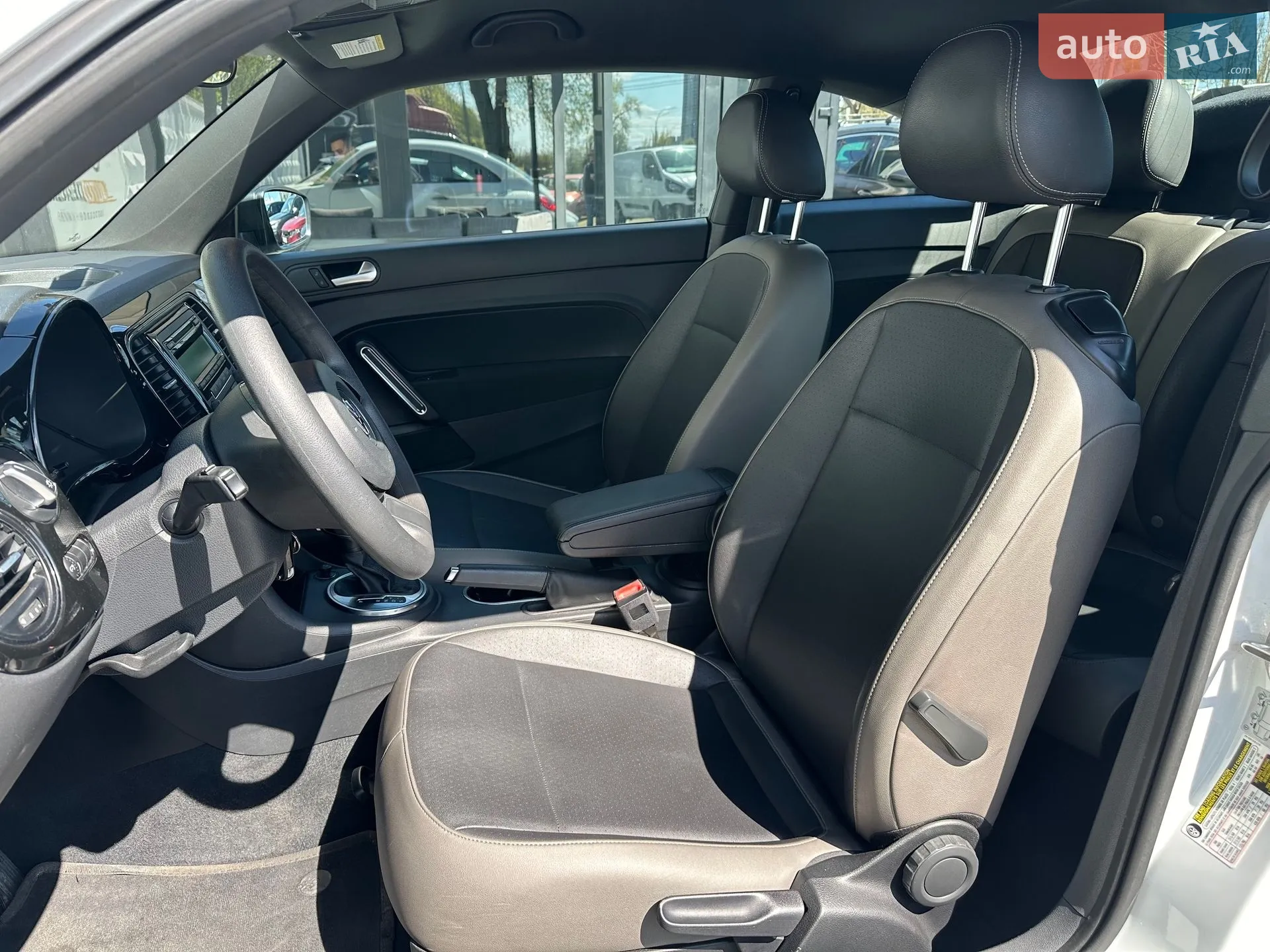 2015 Volkswagen Beetle - мініатюра 14