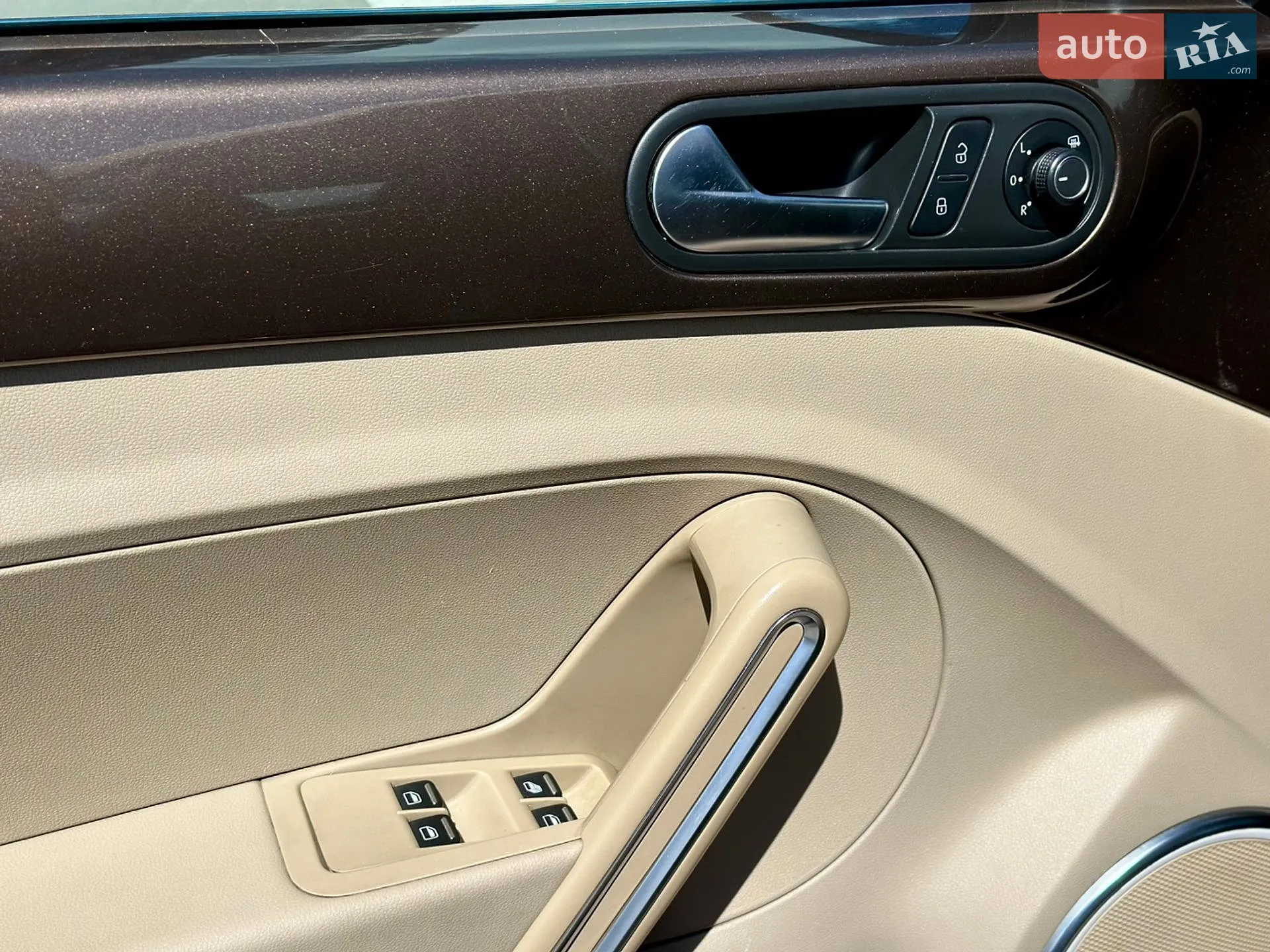 2015 Volkswagen Beetle - мініатюра 18
