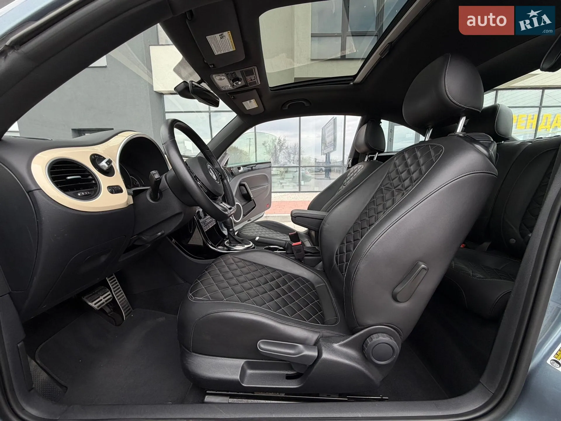 2018 Volkswagen Beetle - мініатюра 24