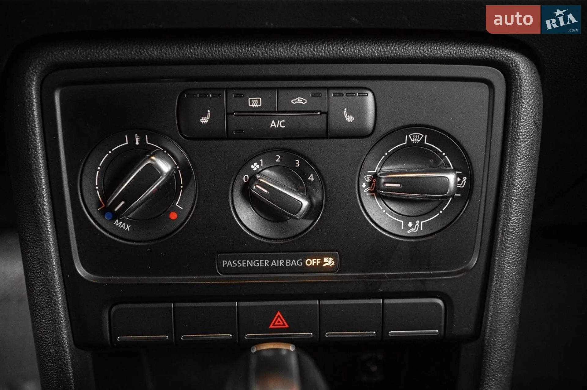 2014 Volkswagen Beetle - мініатюра 12