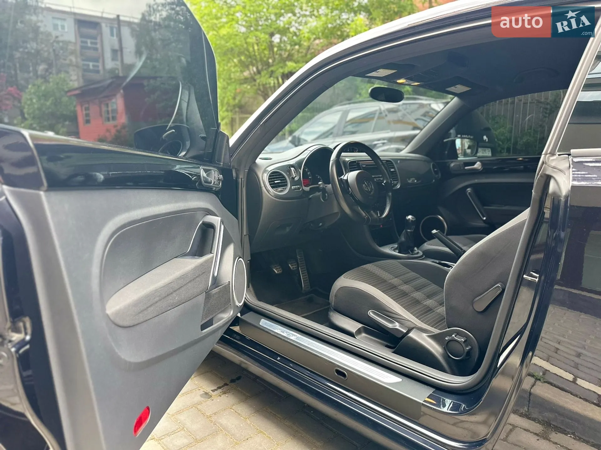 2012 Volkswagen Beetle - мініатюра 11