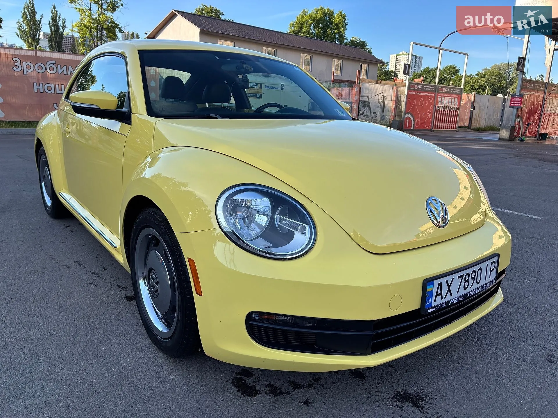 2011 Volkswagen Beetle - мініатюра 2