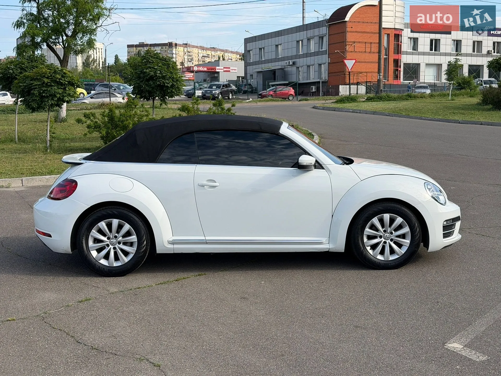 2017 Volkswagen Beetle - мініатюра 2