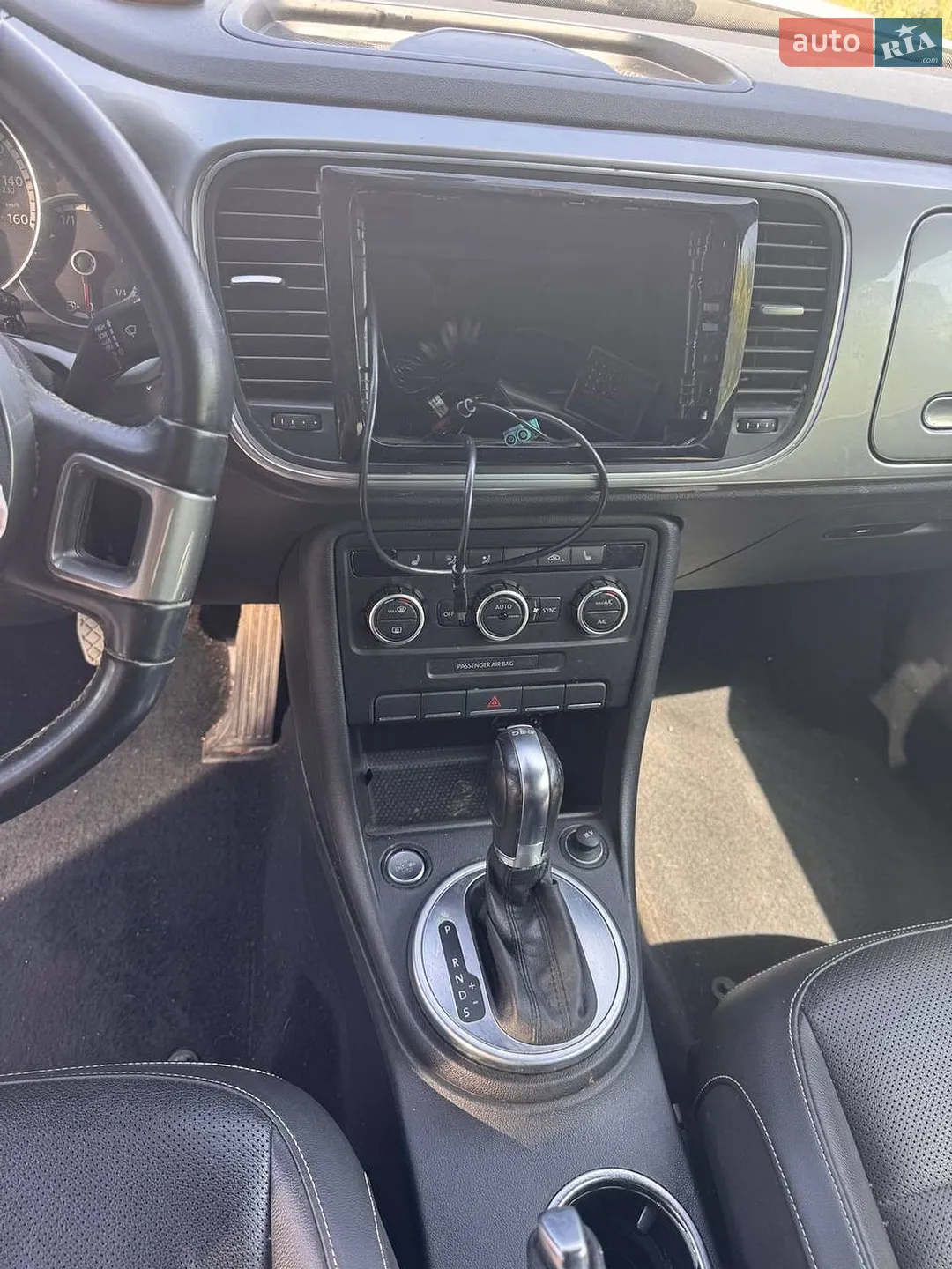 2014 Volkswagen Beetle - мініатюра 12