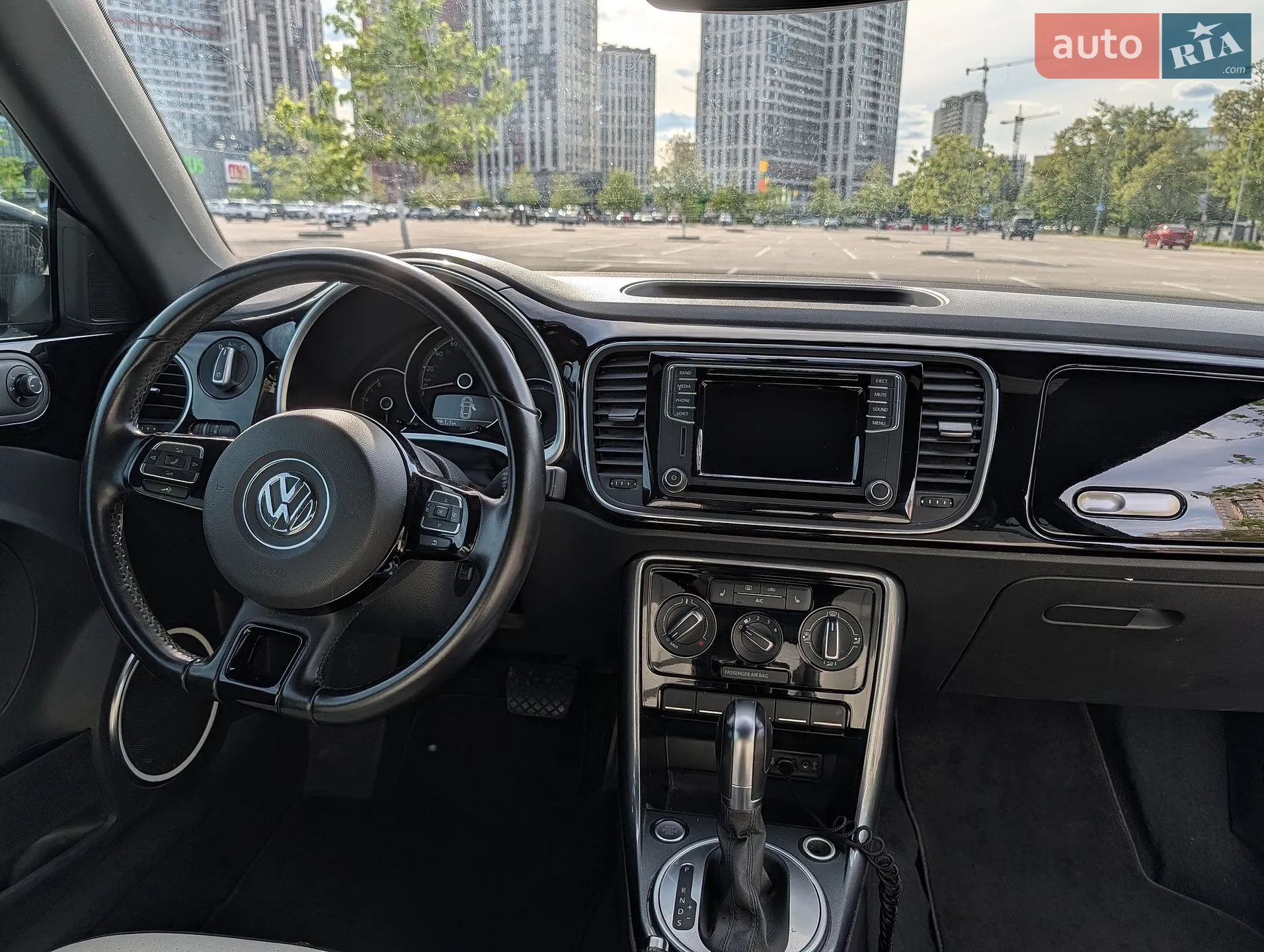 2017 Volkswagen Beetle - мініатюра 16