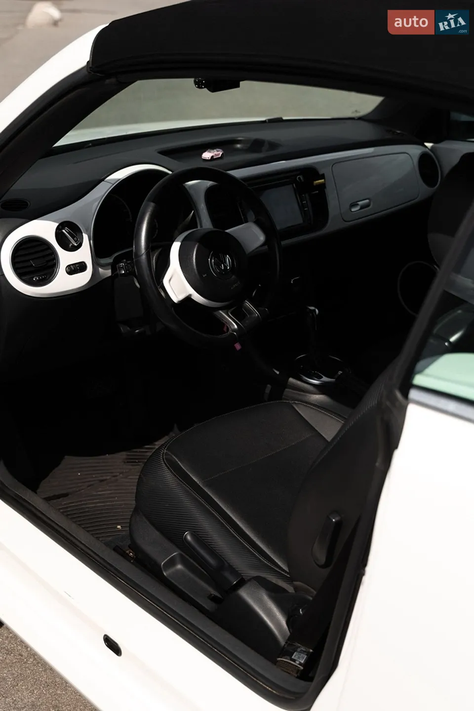 2013 Volkswagen Beetle - мініатюра 35