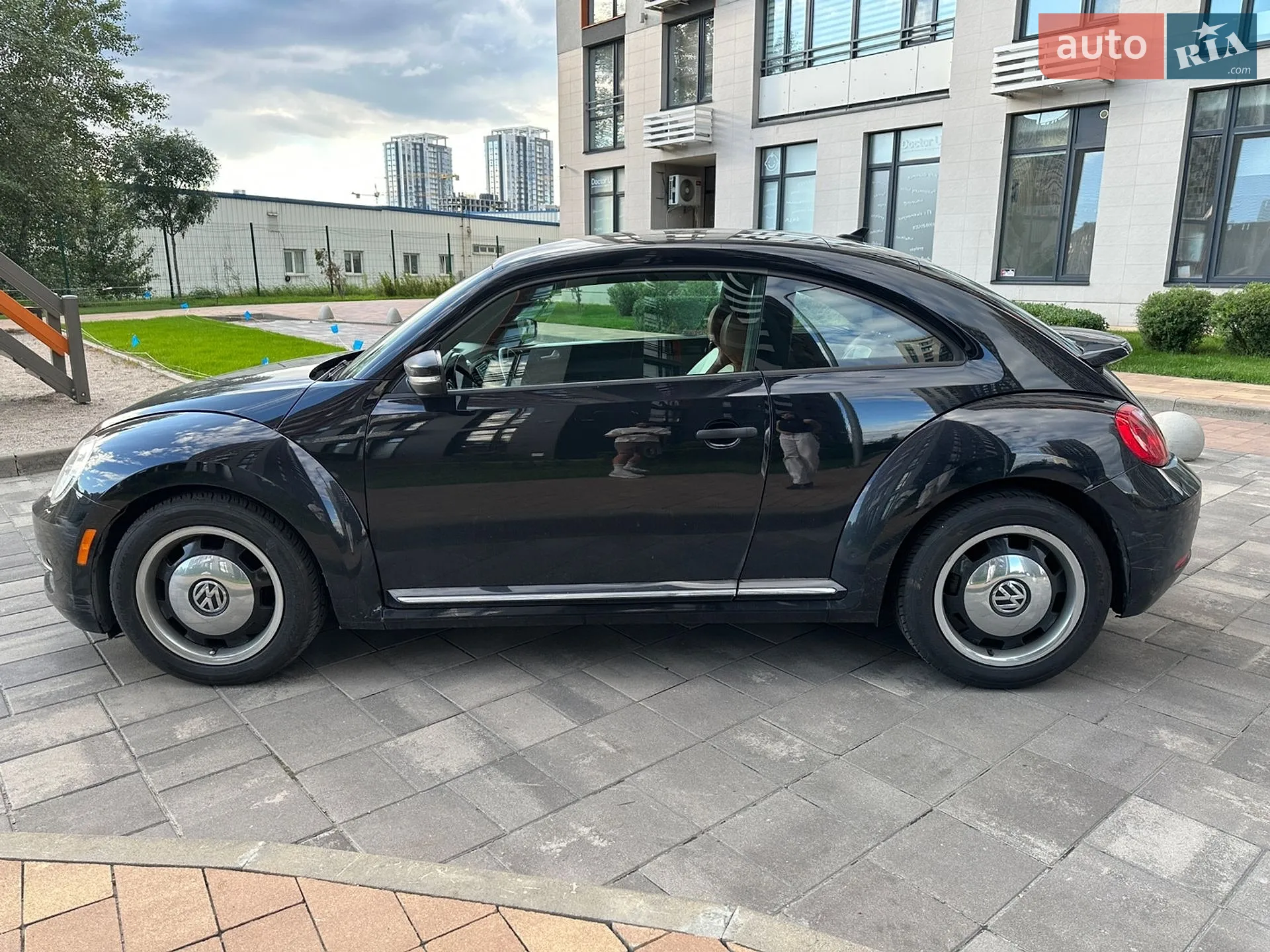 2016 Volkswagen Beetle - мініатюра 2