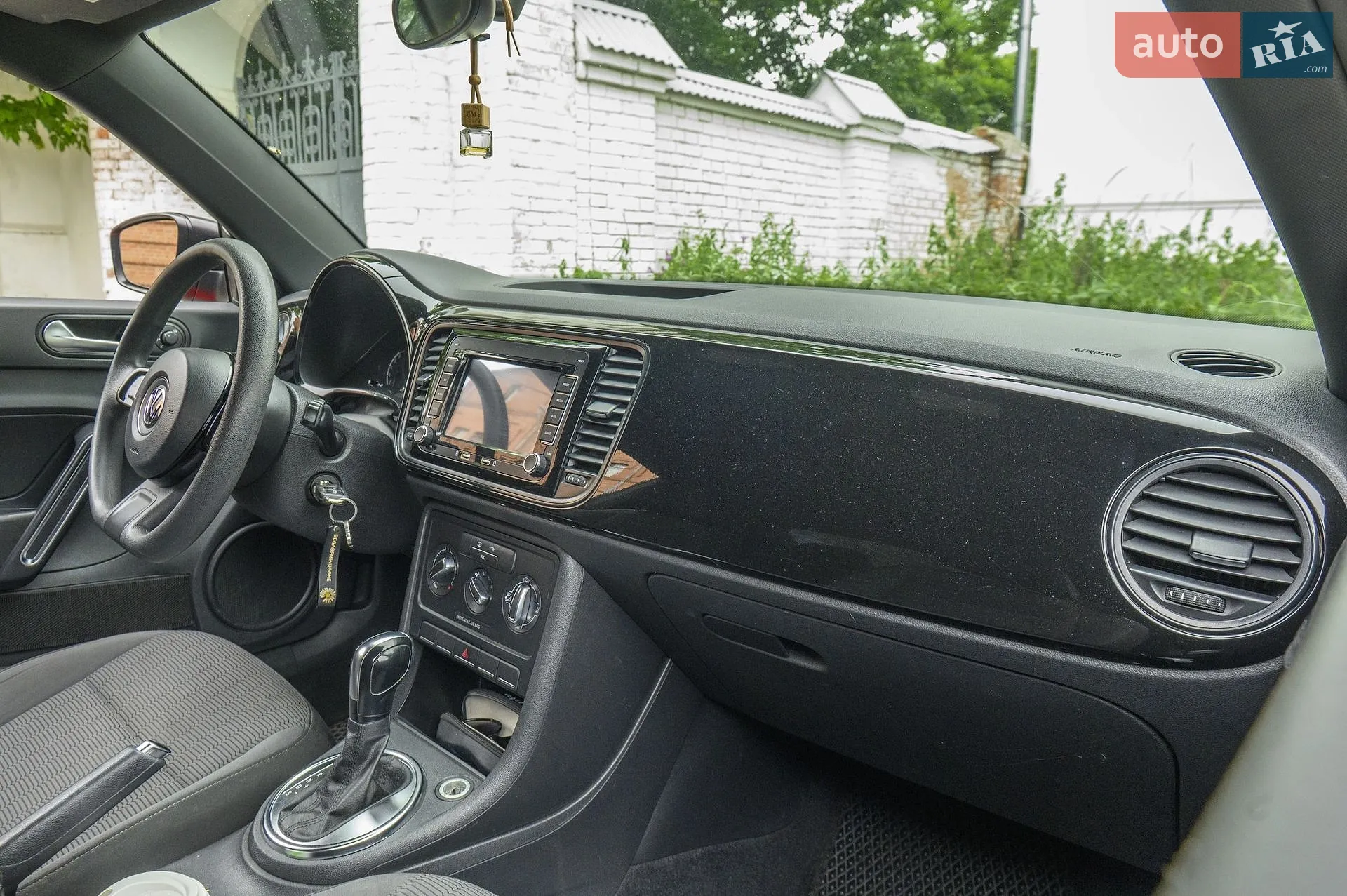 2013 Volkswagen Beetle - мініатюра 38