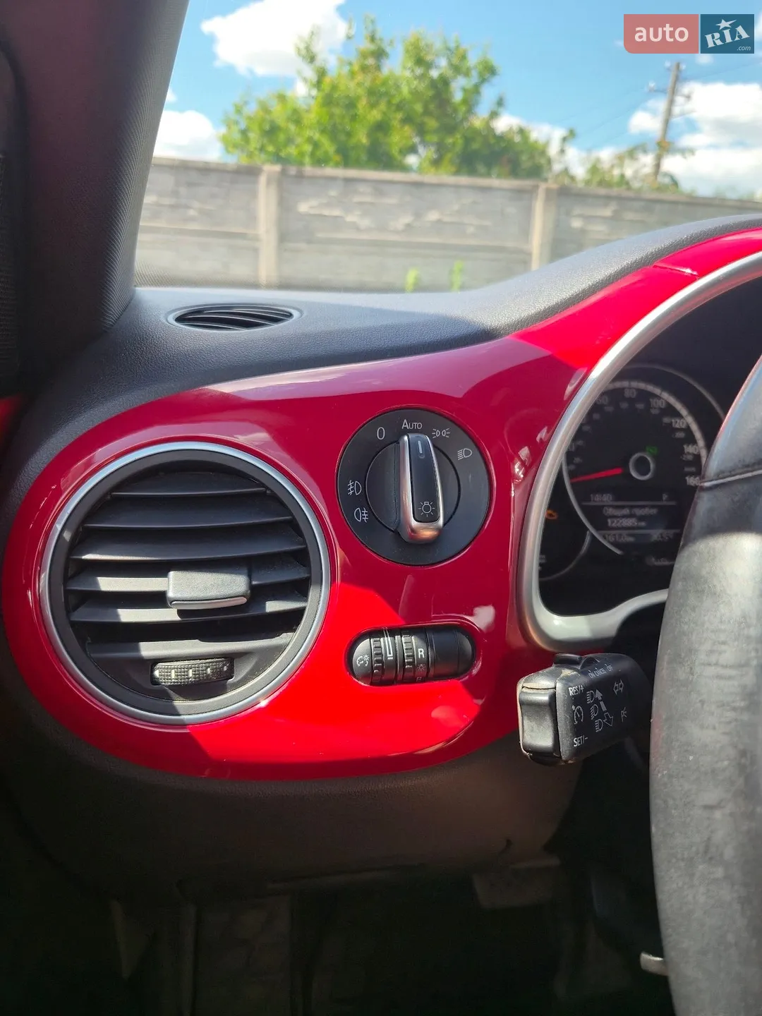 2013 Volkswagen Beetle - мініатюра 26