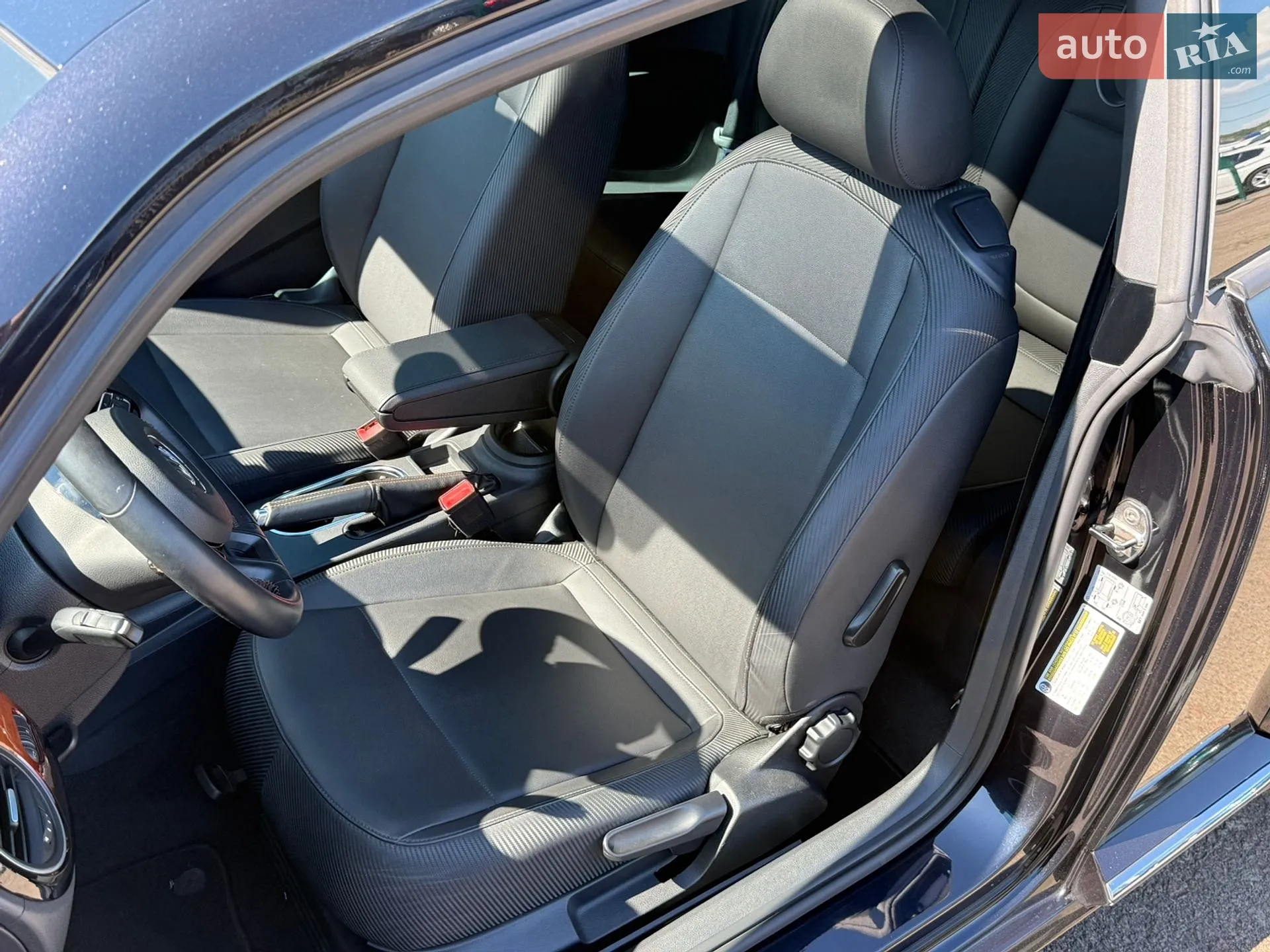 2013 Volkswagen Beetle - мініатюра 12