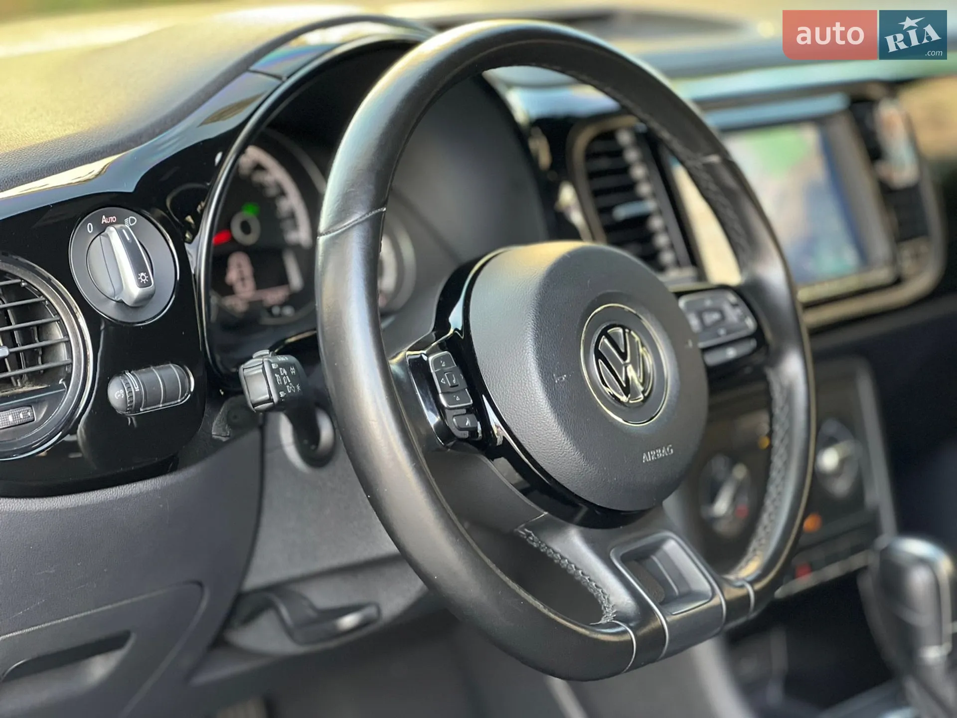 2016 Volkswagen Beetle - мініатюра 27